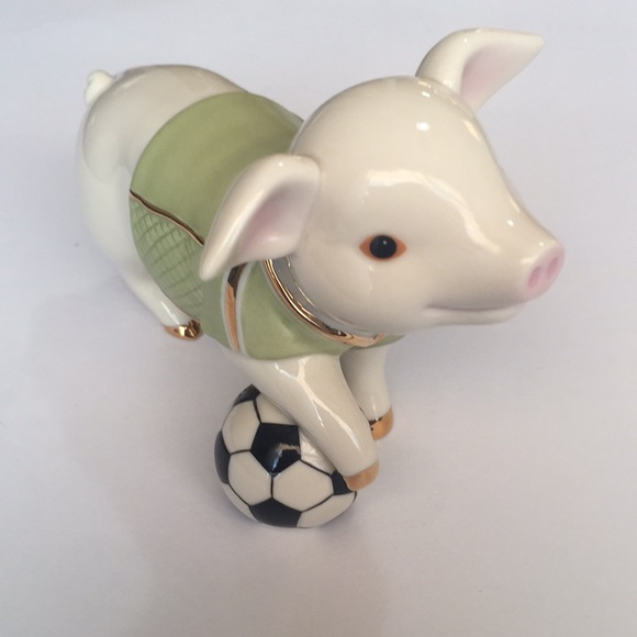 Lenox Soccer Pig figurine with 22k gold accent - Picture 1 of 6
